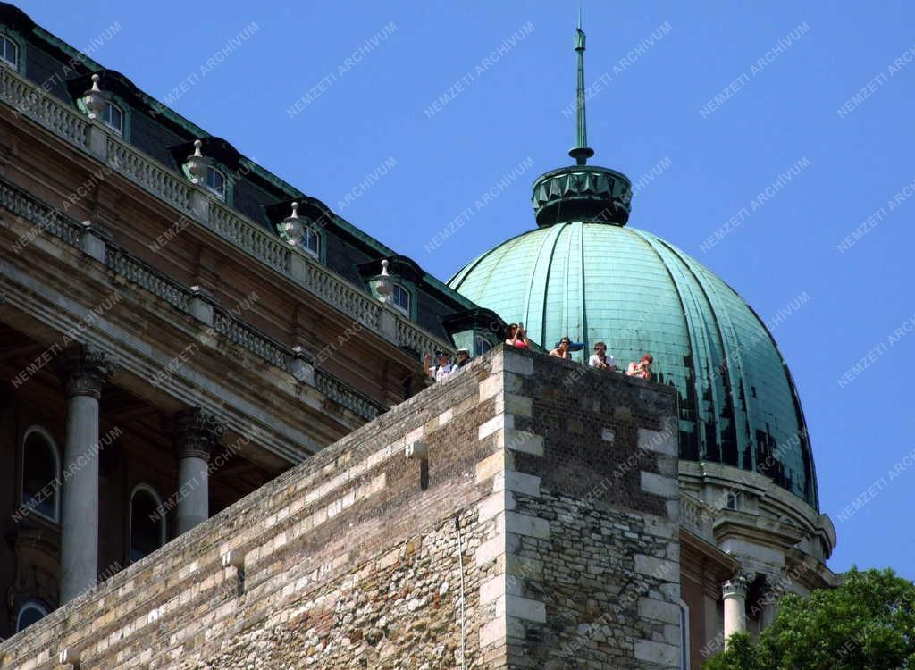 Budapest - Turisták a budai Várban