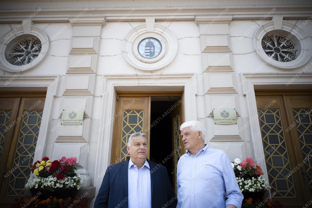 Voks 24 - Orbán Viktor országjáró kampánykörútja