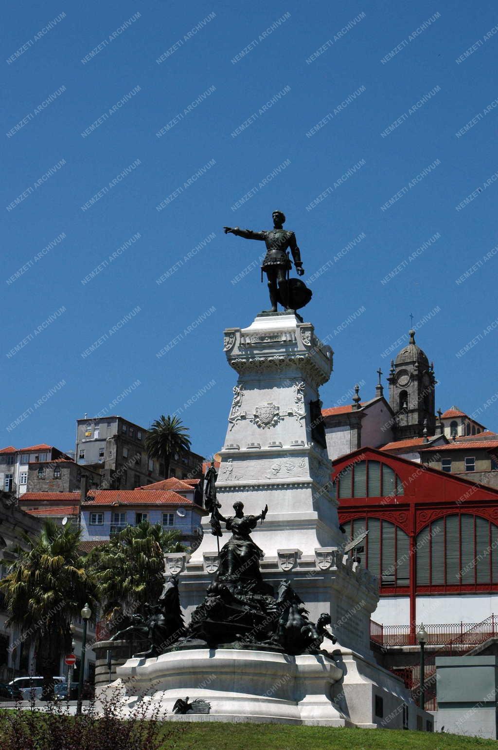 Portugália - Porto - Tengerész Henrik szobra