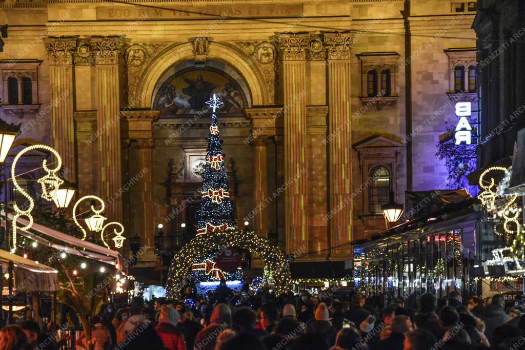 Városkép - Ünnep - Budapest  - Adventi Ünnep a Bazilikánál