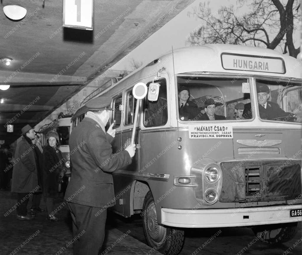 Közlekedés - Új MÁVAUT járat Csehszlovákiába