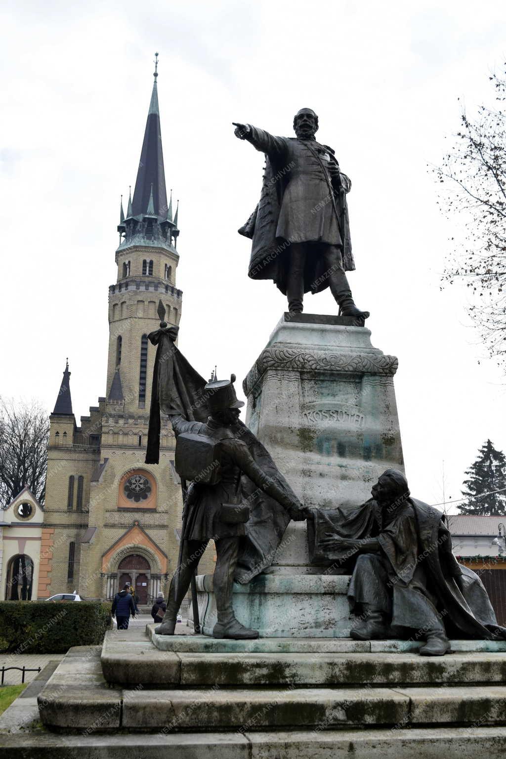 Városkép - Cegléd - Kossuth-szobor