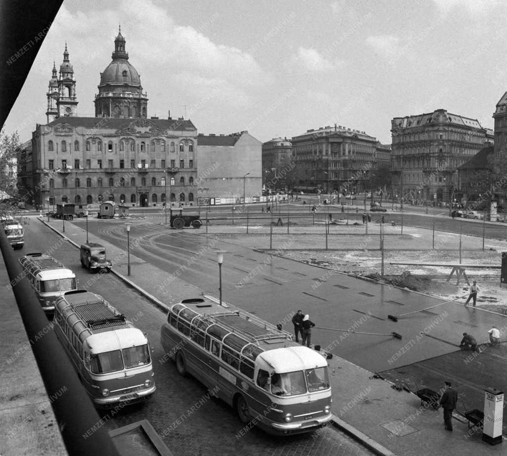 Városkép - Közlekedés - Épülő parkoló az Engels téren