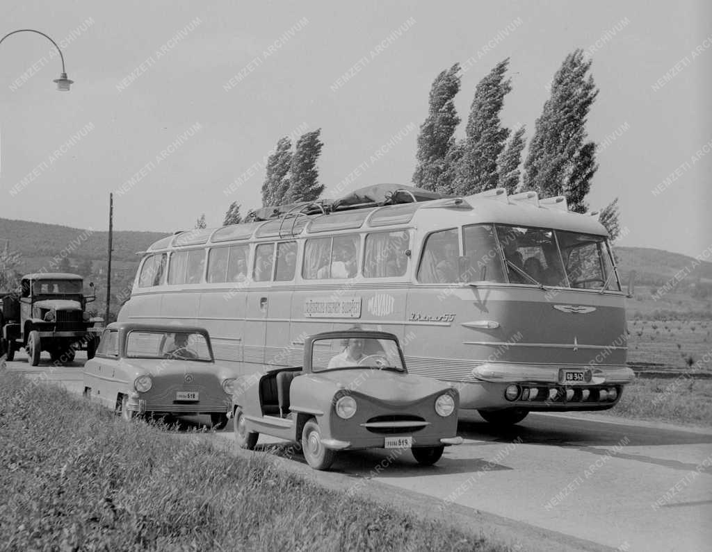 Gazdaság - Gépipar - Az első magyar törpeautó