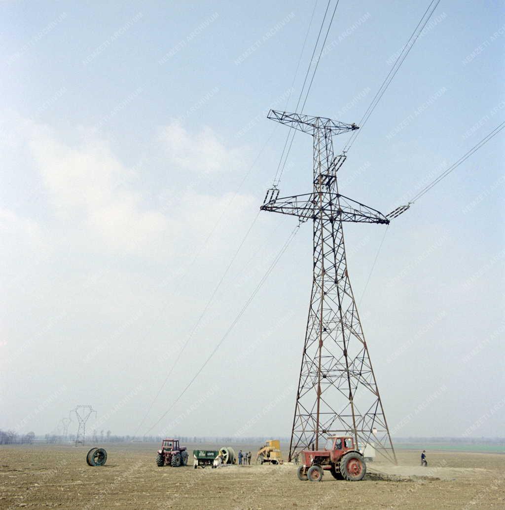 Ipar - Energia - Épül a litéri távvezeték