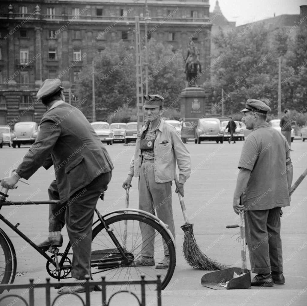 Életkép - Foglalkozás - Budapesti utcaseprő