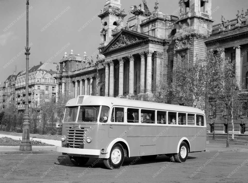 Járműipar - Ikarus 60-as autóbusz