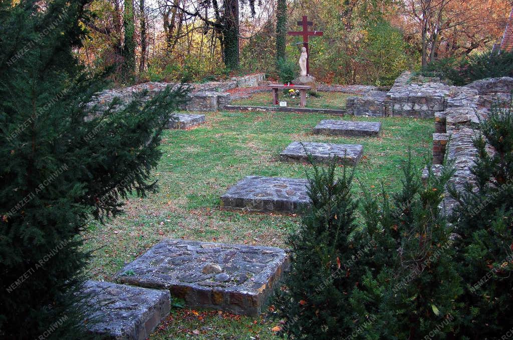 Egyházi emlékhely - Budapest - A budaszentlőrinci pálos kolostorrom