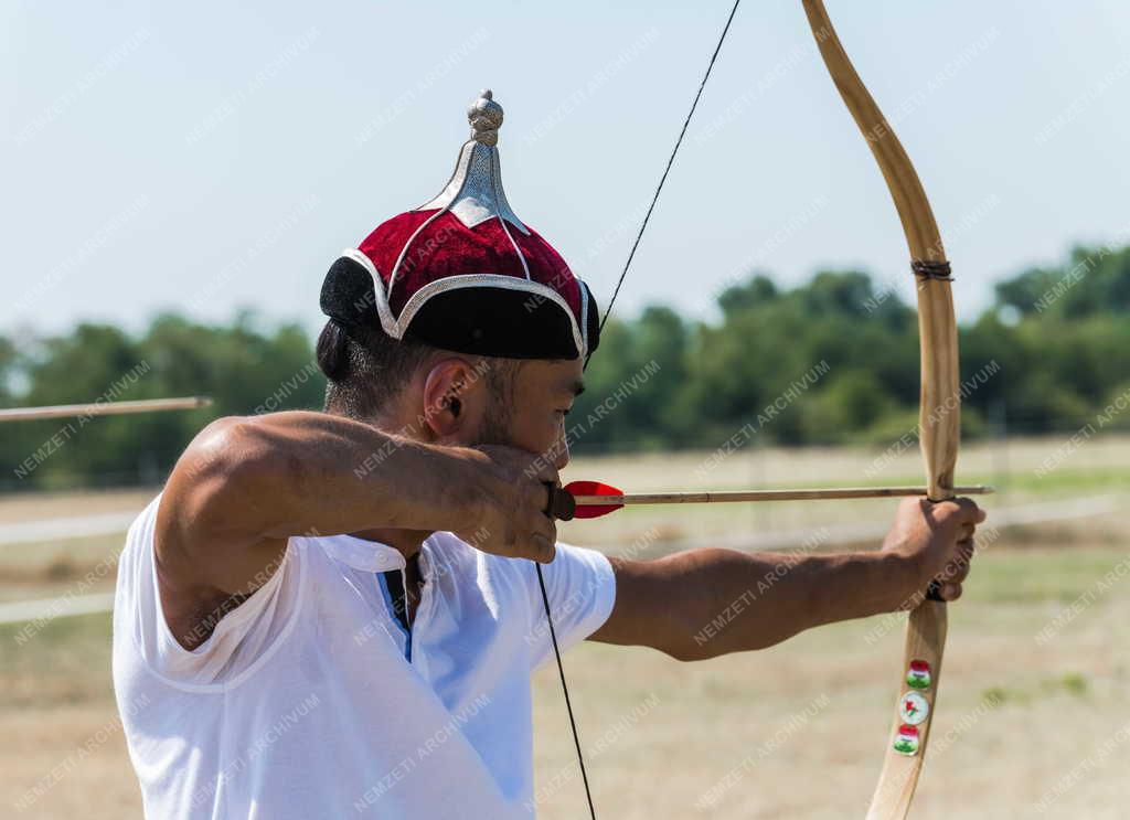 Néphagyomány - Kultúra - Ősök Napja Bugacon - Kurultaj Magyar Törzsi Gyűlés