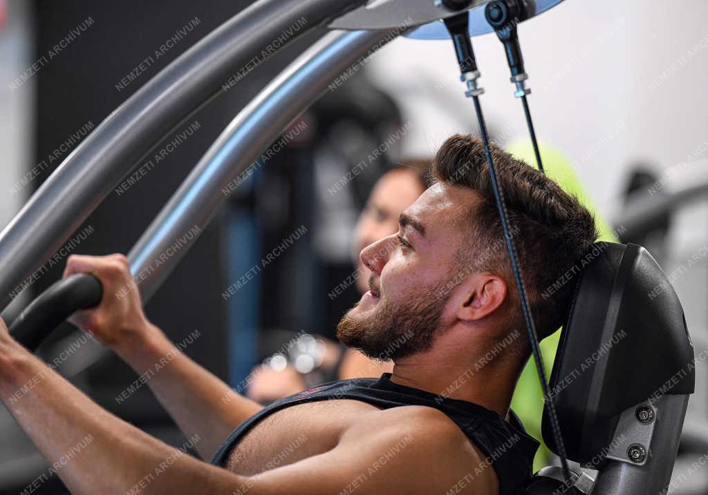 Koronavírus - Debrecen - Nyitva a fitneszközpont 