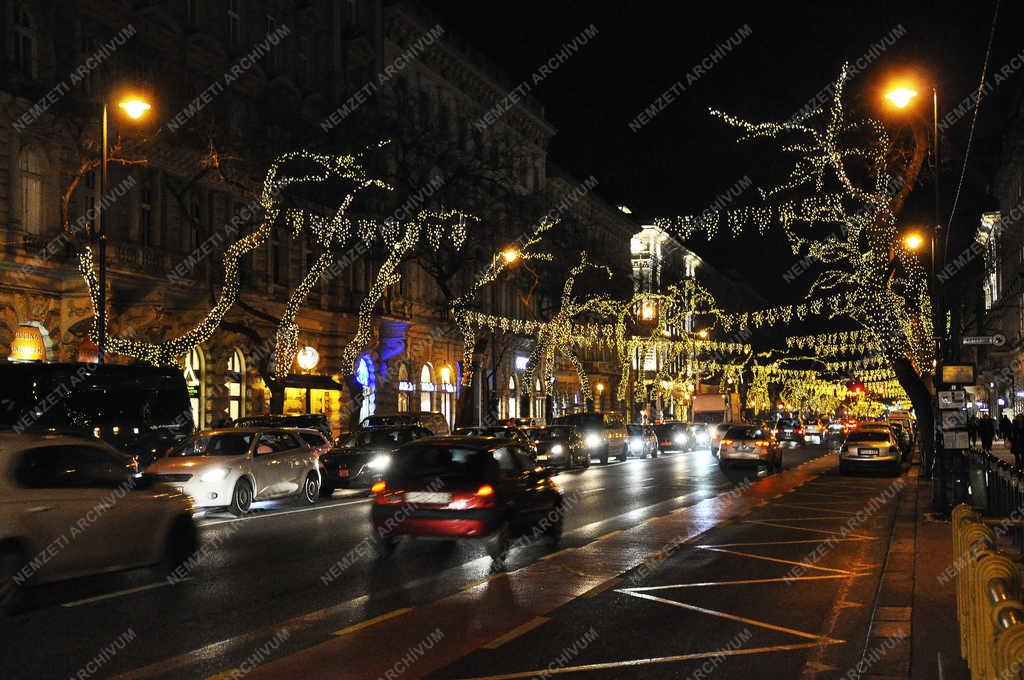 Városkép - Budapest - Adventi fények az Andrássy úton