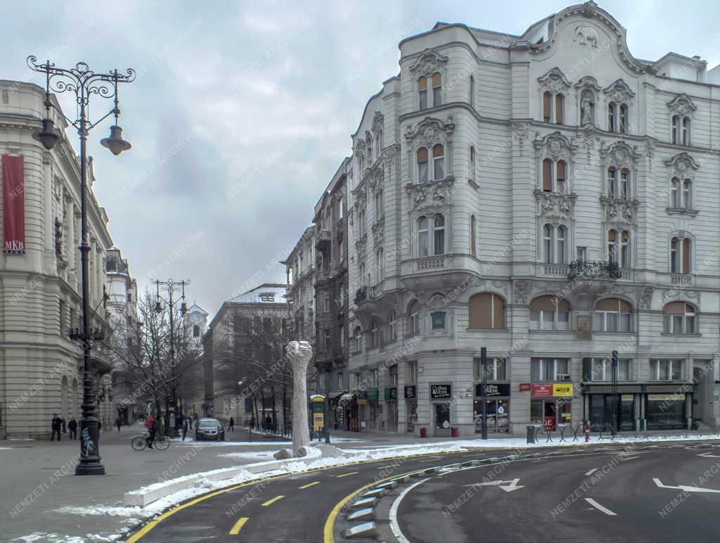 Városkép - Megújult a Ferenciek tere és a Március 15. tér