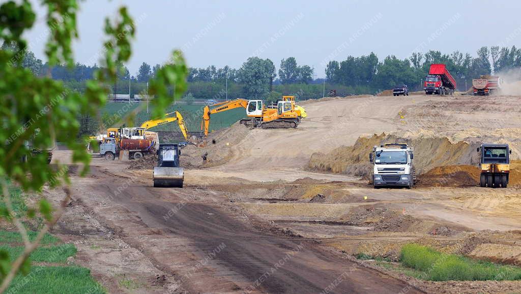 Építőipar - Debrecen - M35 autópálya kivitelezése