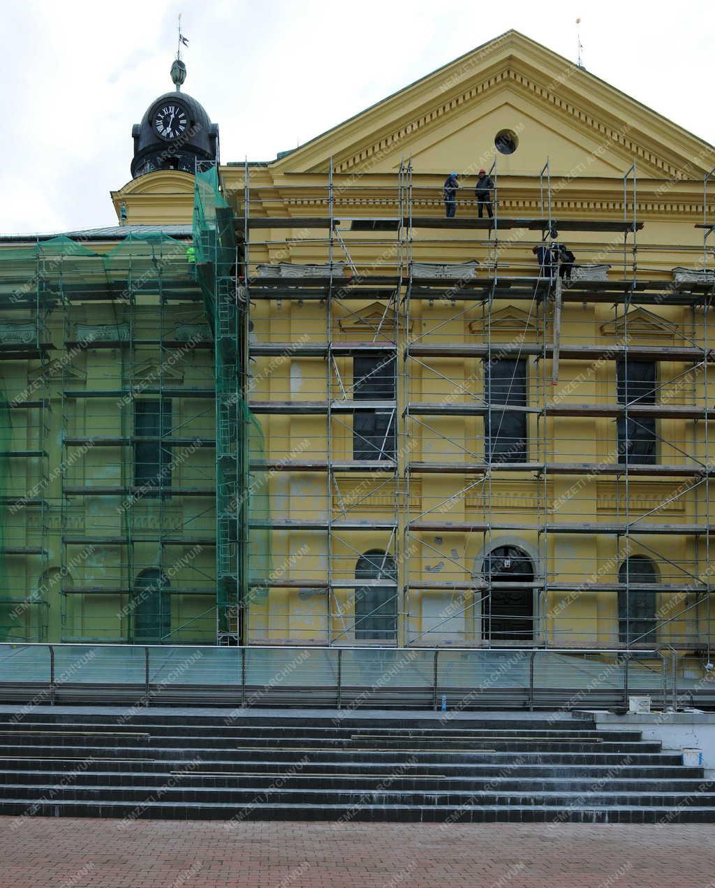 Felújítás - Debrecen - Elkezdődött a Nagytemplom felújítása