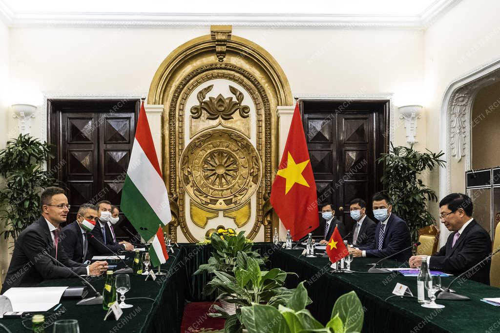 Szijjártó Péter Vietnamban