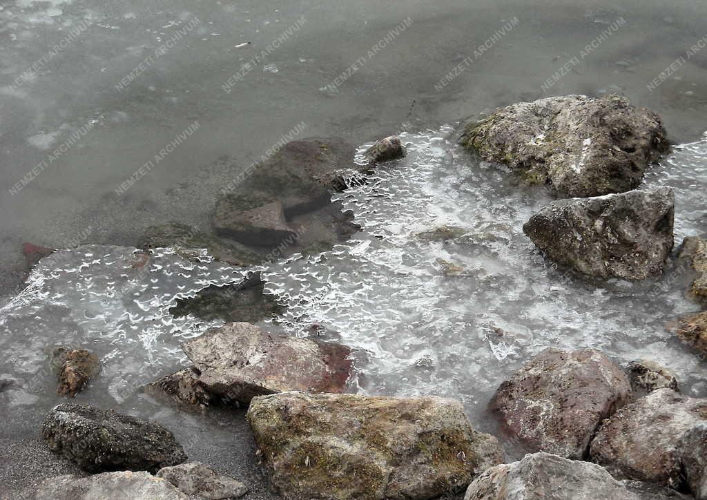 Időjárás - Tél - Fagy nyoma a Balaton partján