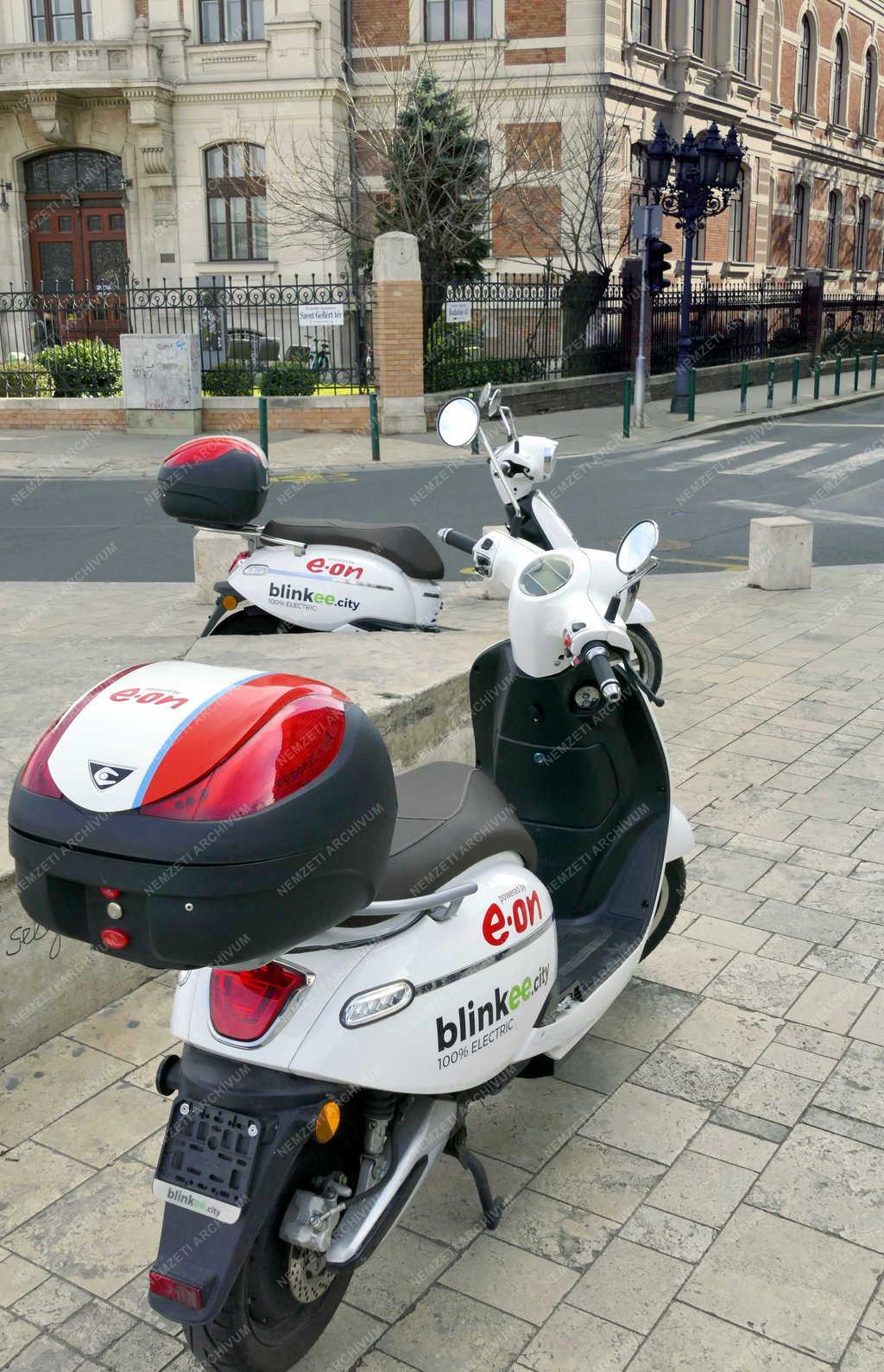 Közlekedés - Budapest - Blinkee elektromos közösségi robogó