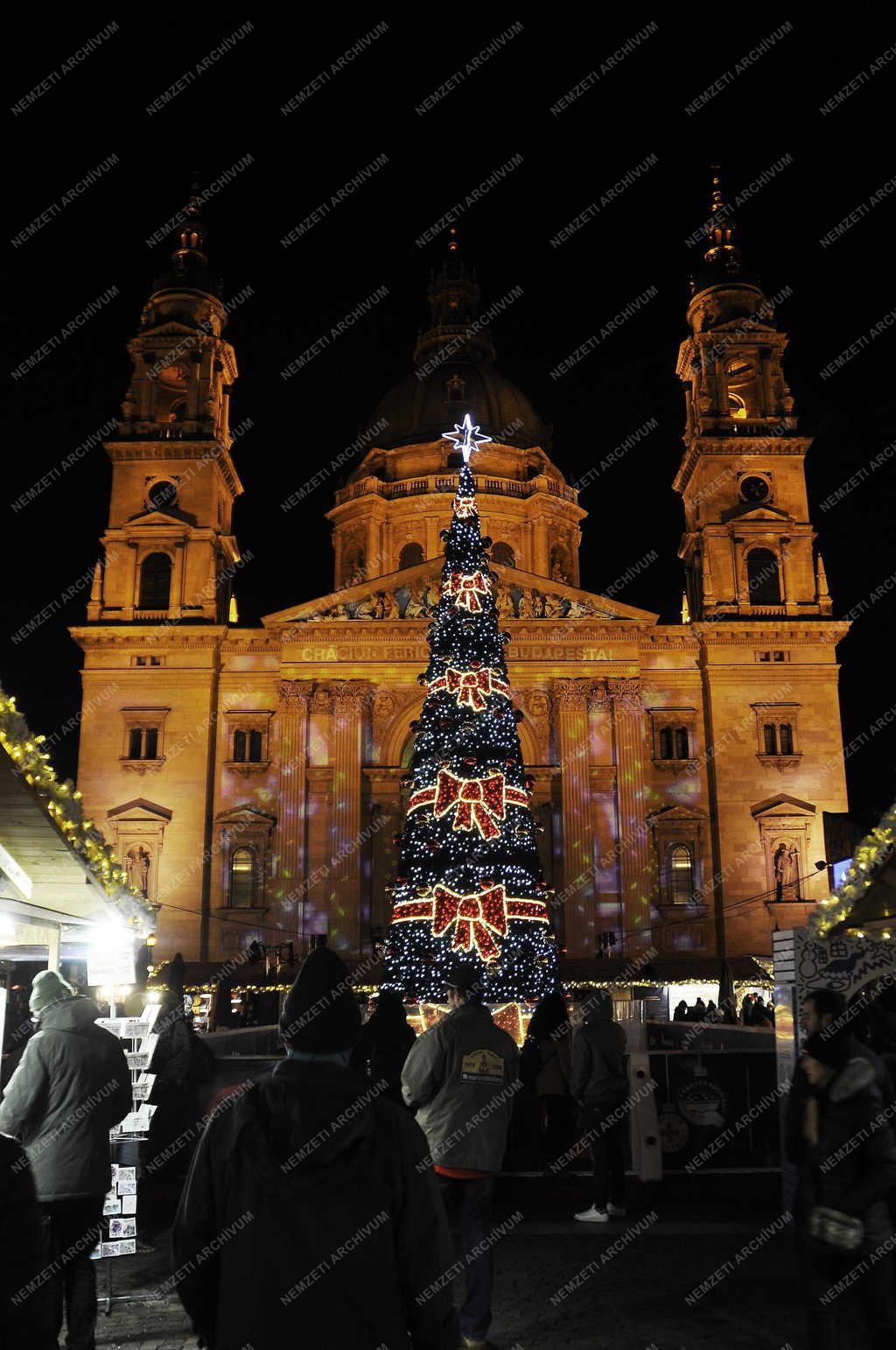 Városkép - Ünnep - Budapest  - Adventi Ünnep a Bazilikánál