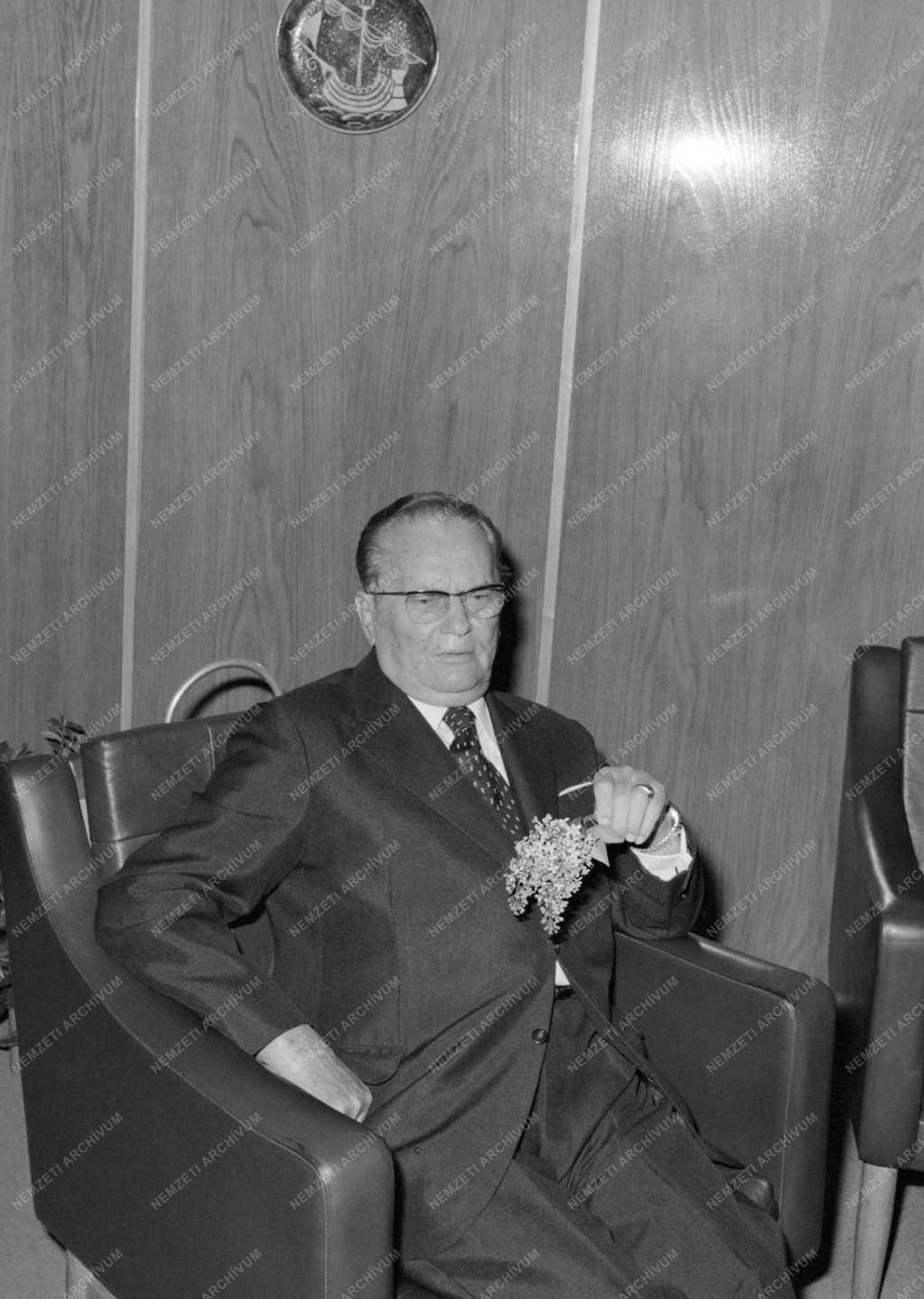 Külkapcsolat - Tito a magyar-jugoszláv tárgyalásokon