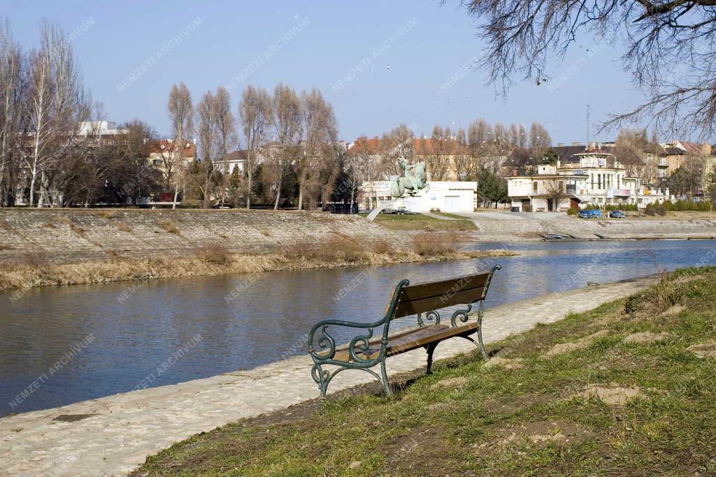 Győr -Rába menti sétány
