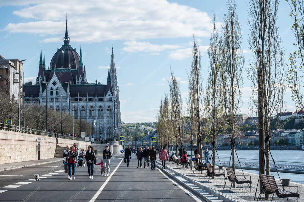 Városkép - Budapest - Idősebb Antall József rakpart