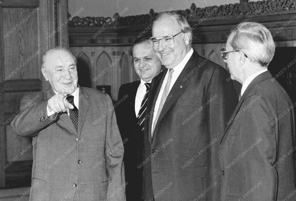 Külpolitika - Helmut Kohl Magyarországon 