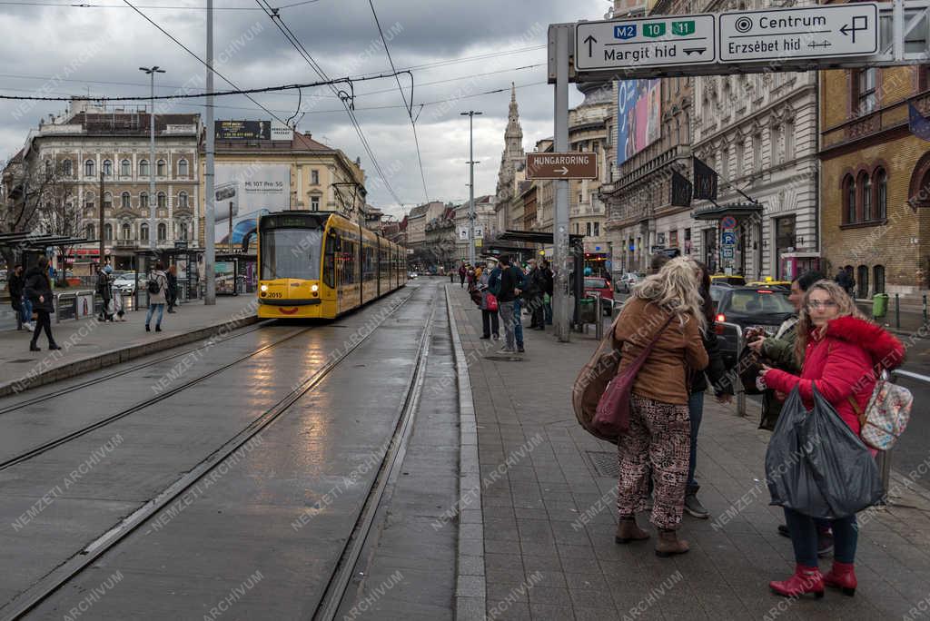 Városkép - Budapest - Blaha Lujza tér