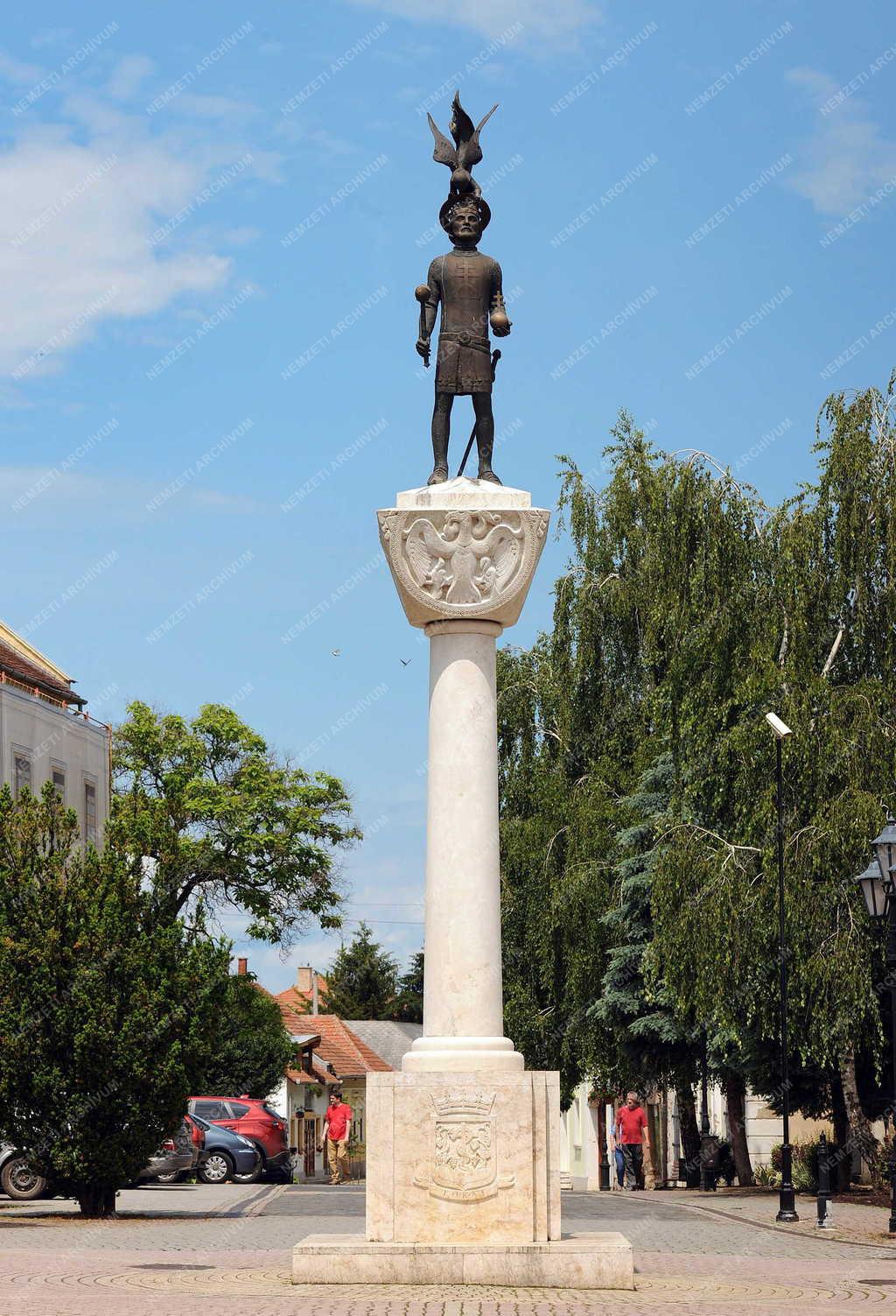 Műalkotás - Tokaj - Szent István szobra