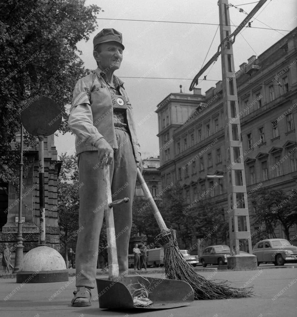 Életkép - Foglalkozás - Budapesti utcaseprő