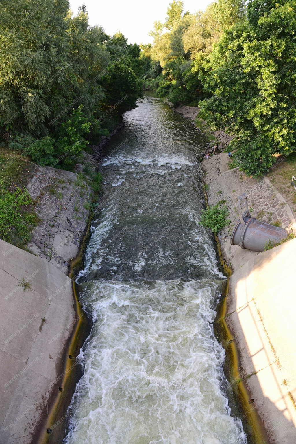 Energia - Vízgazdálkodás - A Holt-Körös leeresztő zsilipje