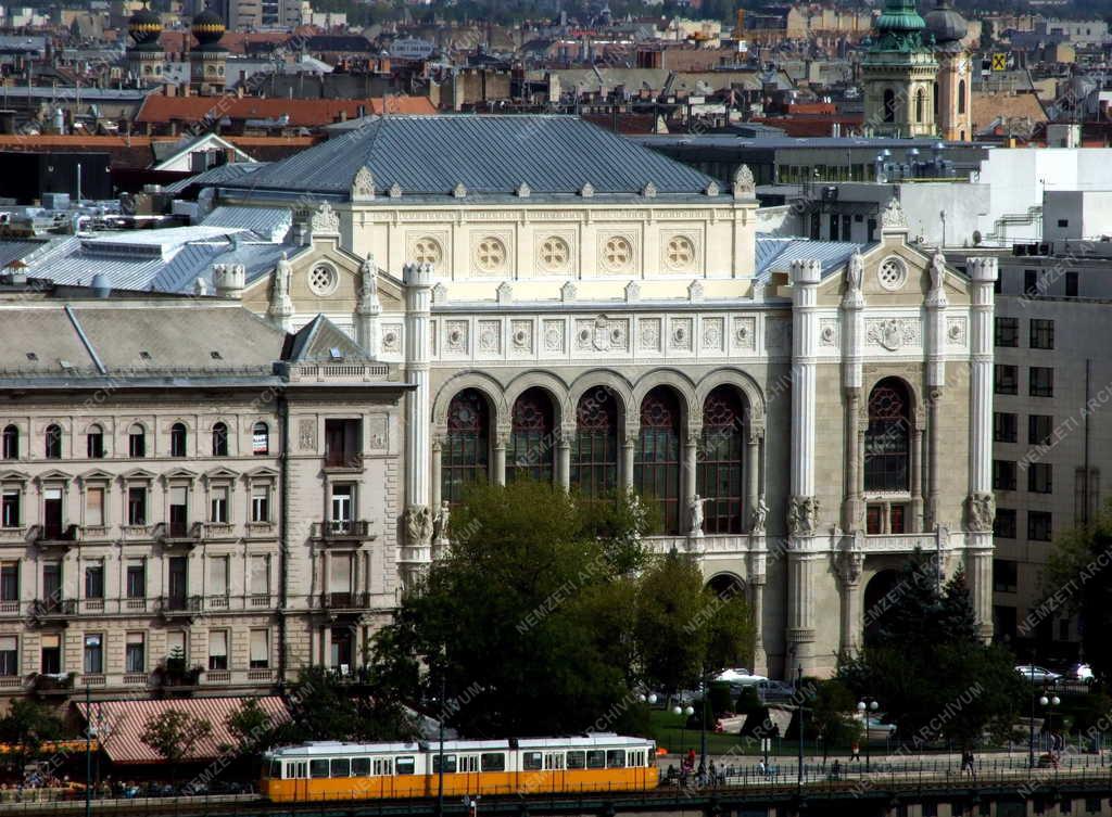 Városkép - A pesti Vigadó és környéke