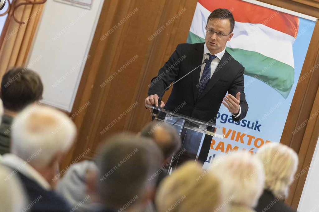 EP-választás - Szijjártó Péter lakossági fóruma Veresegyházon