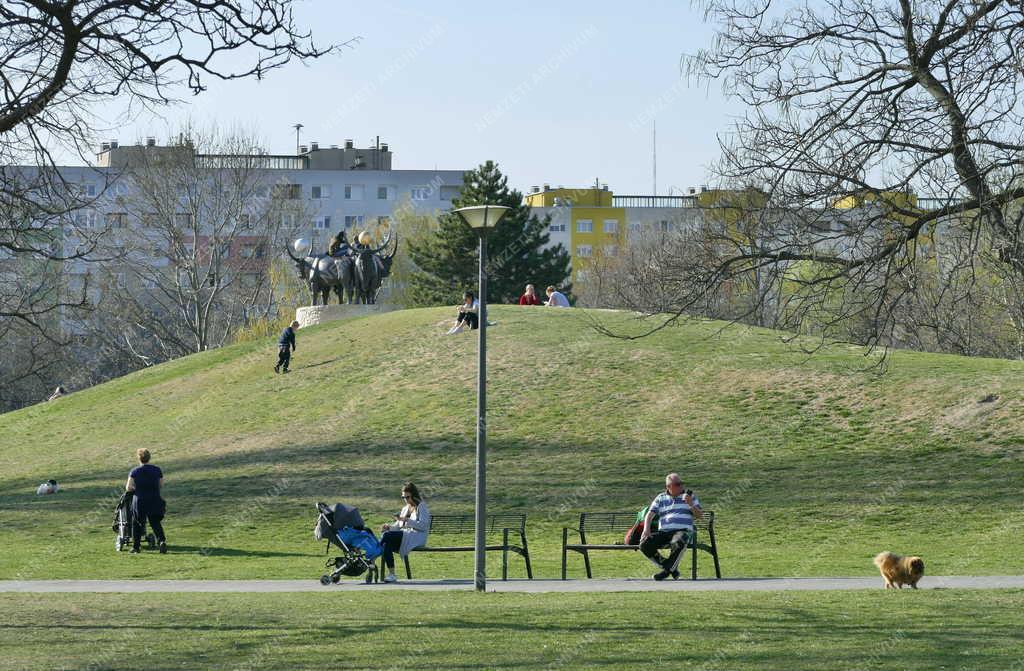 Városkép - Szabadidő - Budapest - Tavasz a Bikás parkban