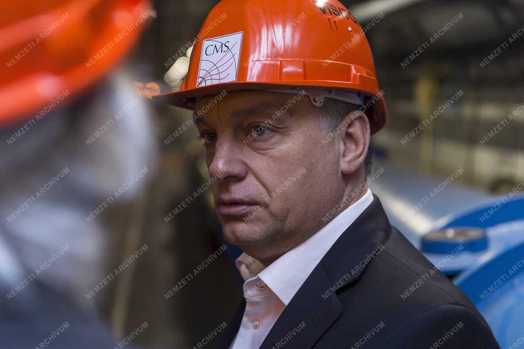 Orbán Viktor a genfi CERN-központban