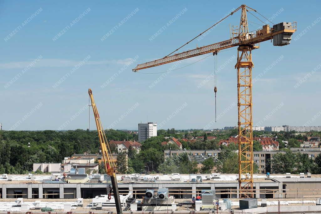 Építőipar - Debrecen - Dóczy Lakópark építése