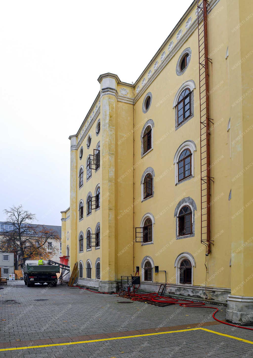 Kultúra - Debrecen - Színházfelújítás