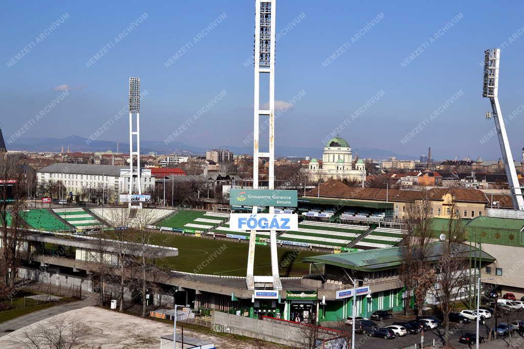 Sport - Bontás előtt az Albert Stadion