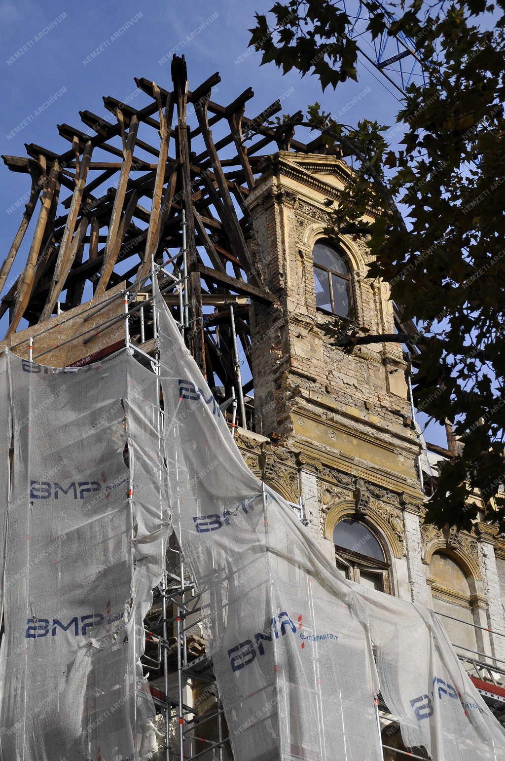 Városkép - Budapest - Felújítják a Kodály köröndi palotát