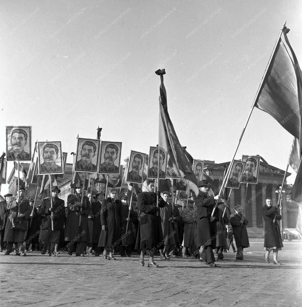 Belpolitika - Gyászgyűlés - J. V. Sztálin halála 