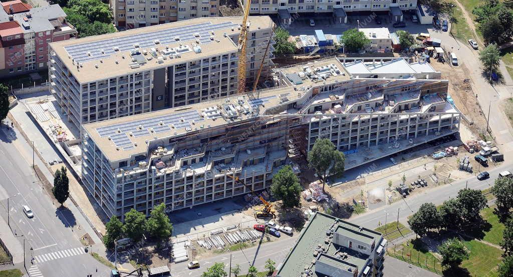 Építőipar - Debrecen - Dóczy Lakópark építése