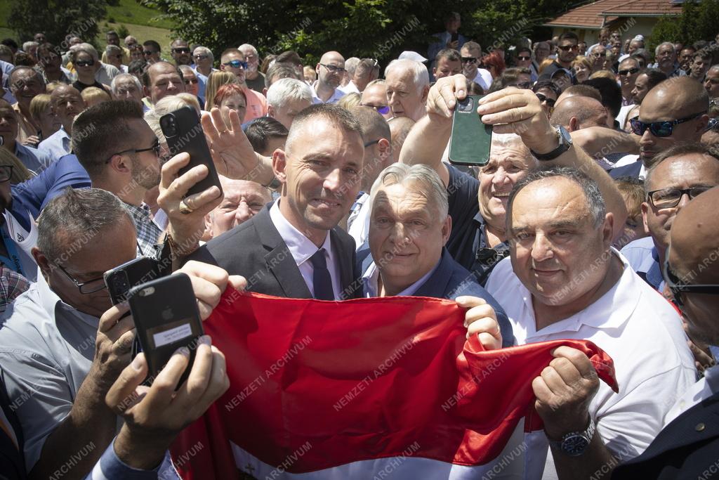 Voks 24 - Orbán Viktor országjáró kampánykörútja
