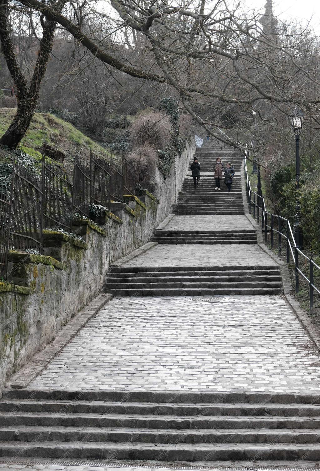 Városkép - Budapest - Kagyló lépcső a Budai Várban