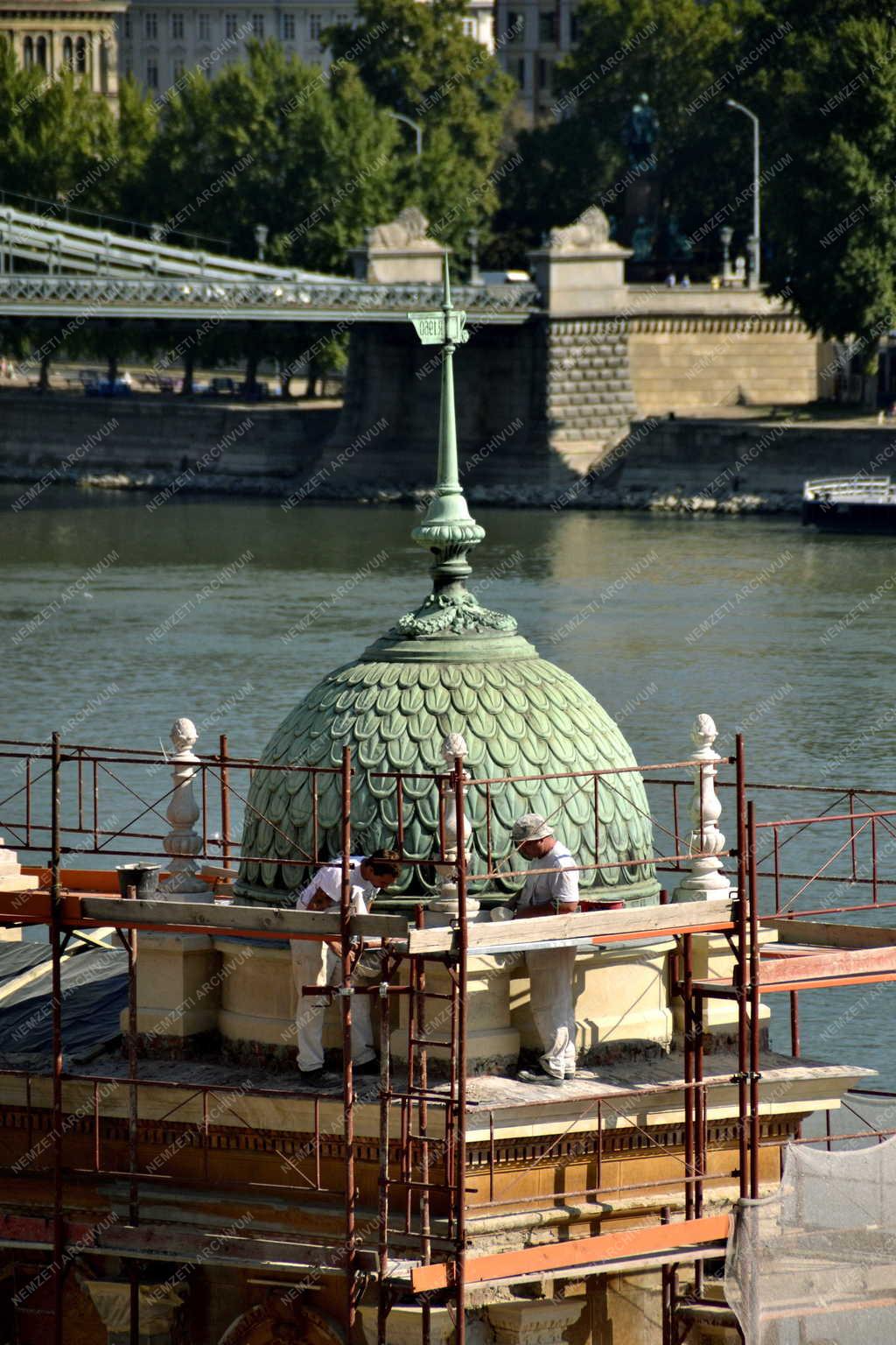 Műemlék - Budapest - Megkezdték a Várbazár felújítását