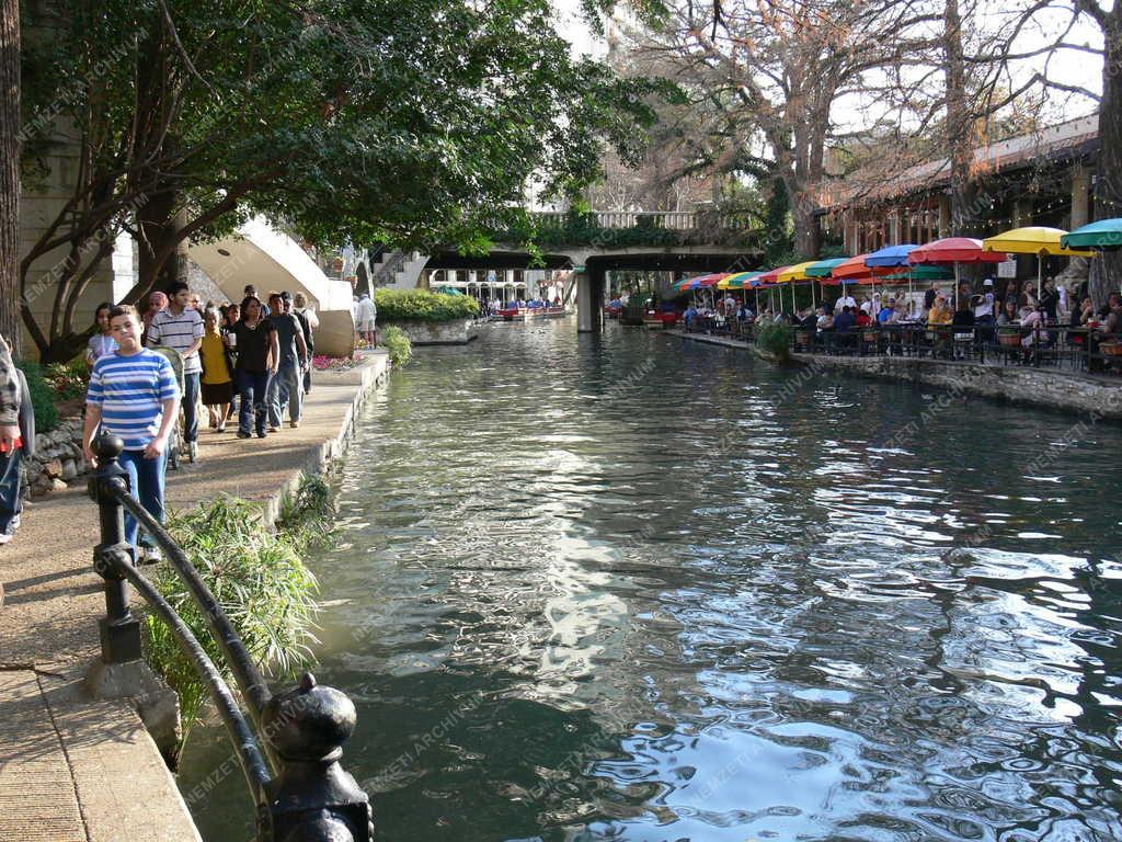 Táj, város - River Walk - San Antonio - Texas