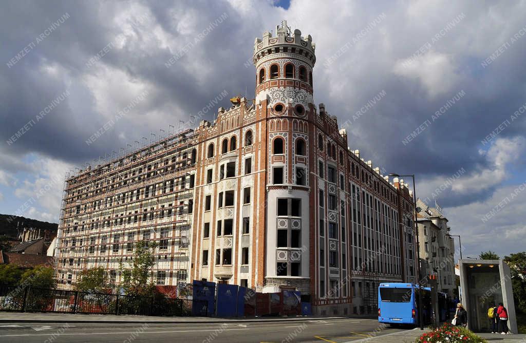 Építőipar - Budapest - Megújul a Buda Palota