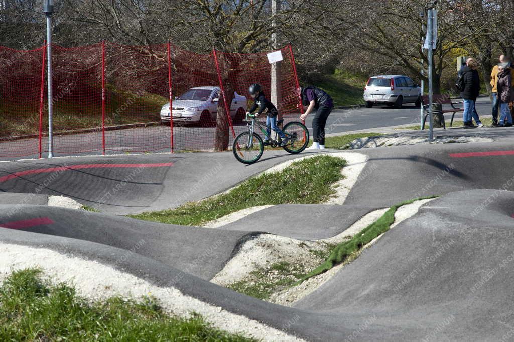 Szabadidő - Budapest - Sportliget Kőbányán - Pumpapálya