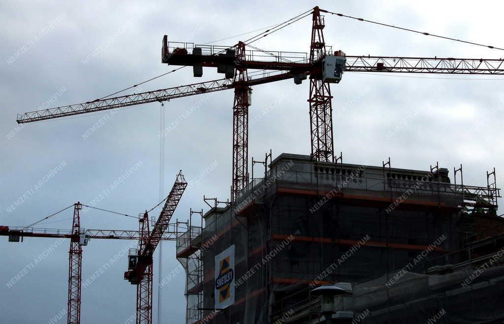 Műemlékvédelem - Rekonstrukció - A Várkert Bazár felújítása