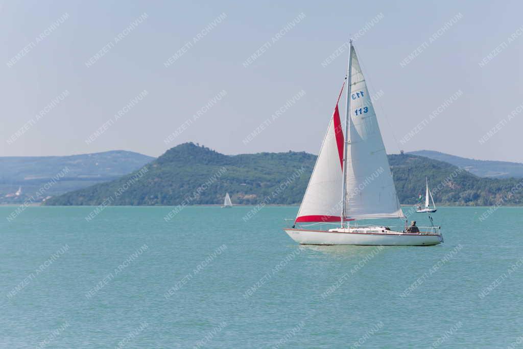 Tájkép - Balatonföldvár - Vitorlás hajók 