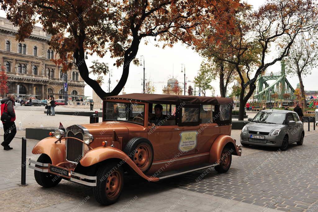 Táj, város - Budapest - Autó