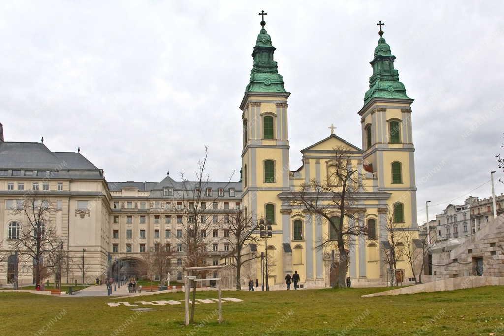 Felújítás - Budapest -  Belvárosi plébániatemplom